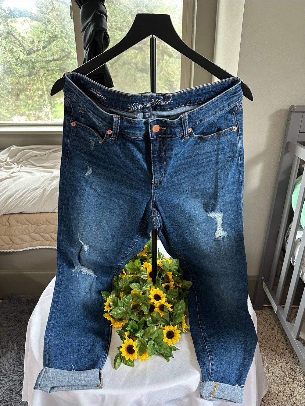 Universal Thread Indigo Distressed Jeans